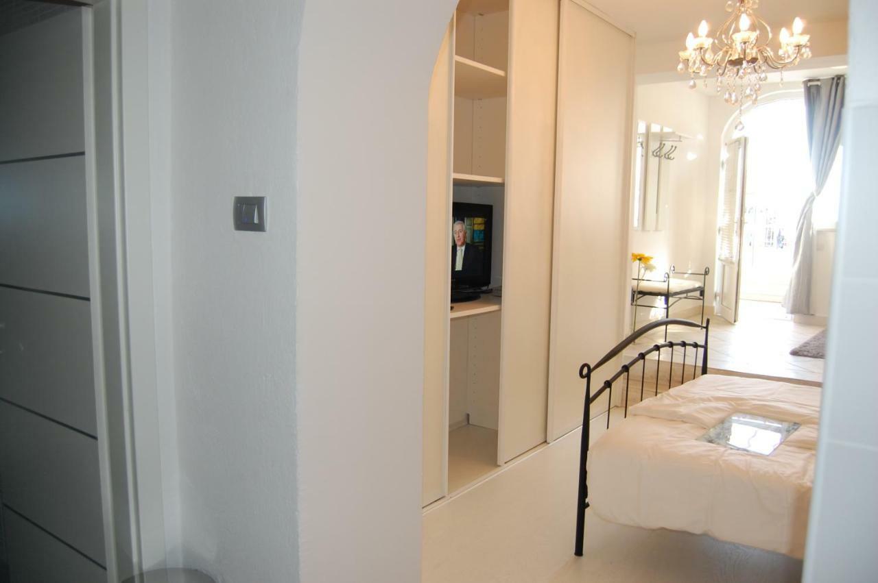Studio Apartment For 2 Adults And 1 Child Makarska Exterior photo
